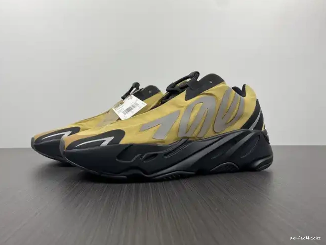 Boost 700 'Honey MNVN Yeezy GZ0717 Flux' 0626